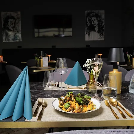 Sgrafit - Self Check-in Ξενοδοχείο Retz