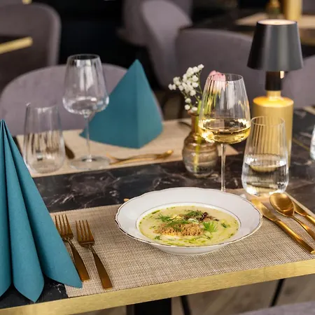 Sgrafit - Self Check-in Retz