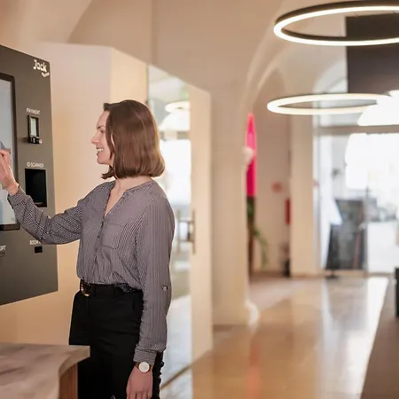 Stadthotel - Sgrafit - Self Check-in Hotel