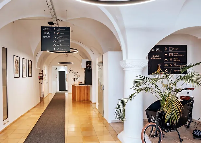 Hotel Sgrafit - Self Check-in Retz